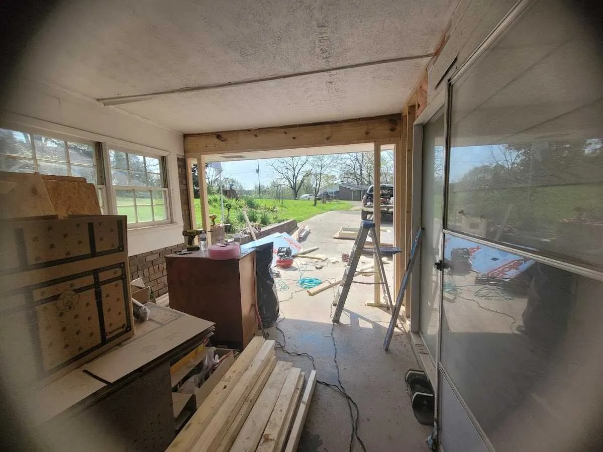 Air movers and dehumidifier for Drying & Dehumidification in River Ridge